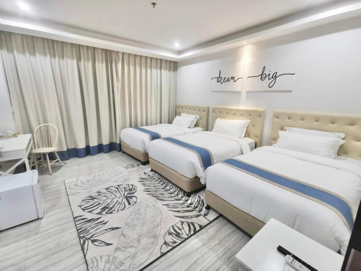 Hampton Suites Davao City Dış mekan fotoğraf