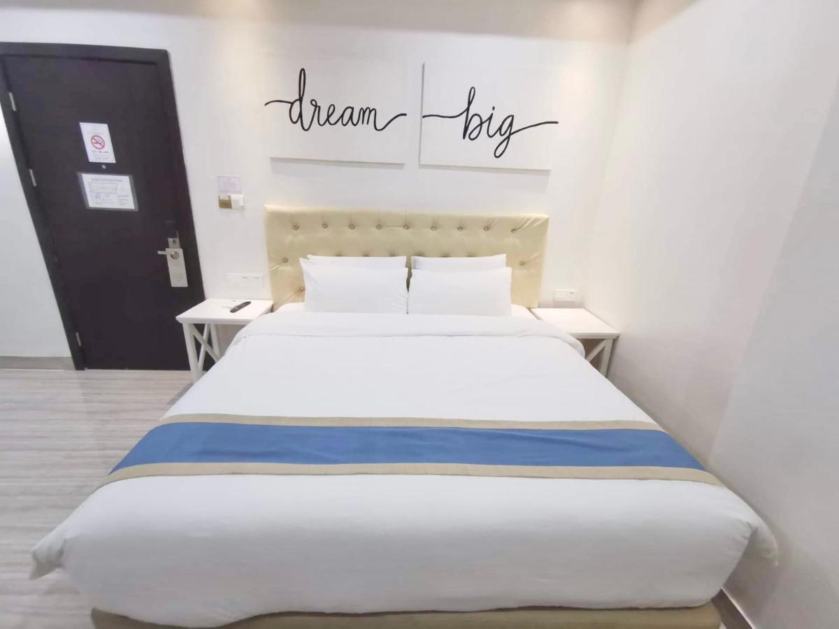 Hampton Suites Davao City Dış mekan fotoğraf