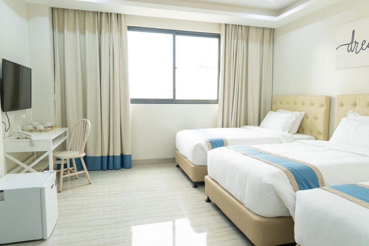Hampton Suites Davao City Dış mekan fotoğraf