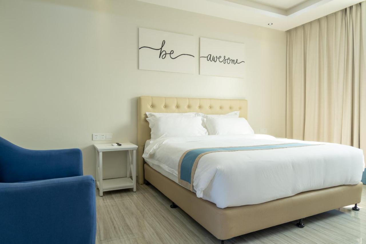 Hampton Suites Davao City Dış mekan fotoğraf