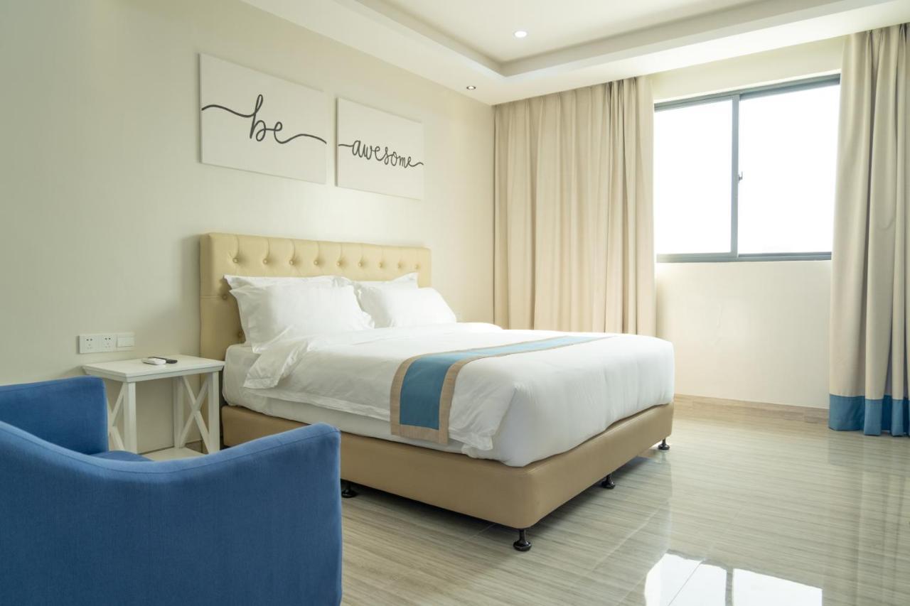 Hampton Suites Davao City Dış mekan fotoğraf