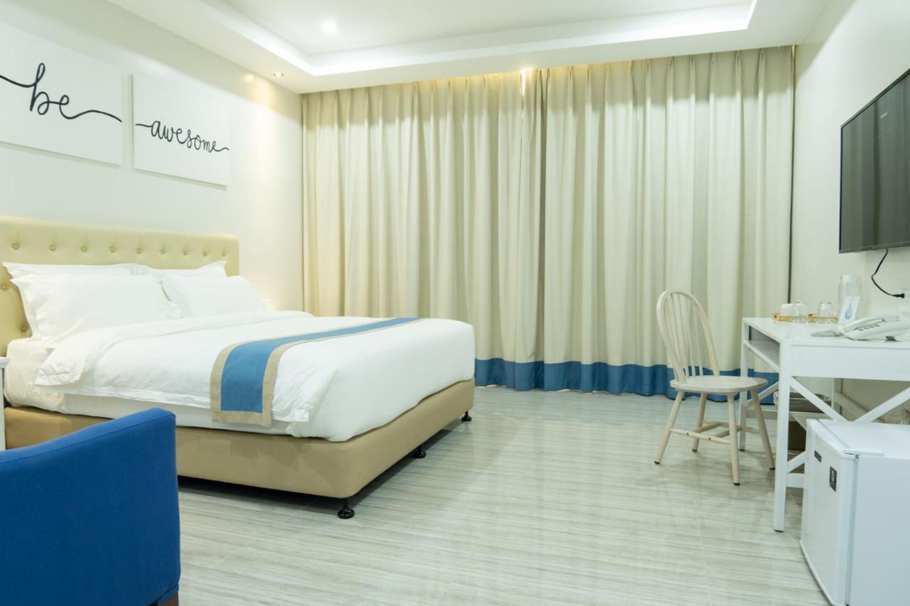 Hampton Suites Davao City Dış mekan fotoğraf