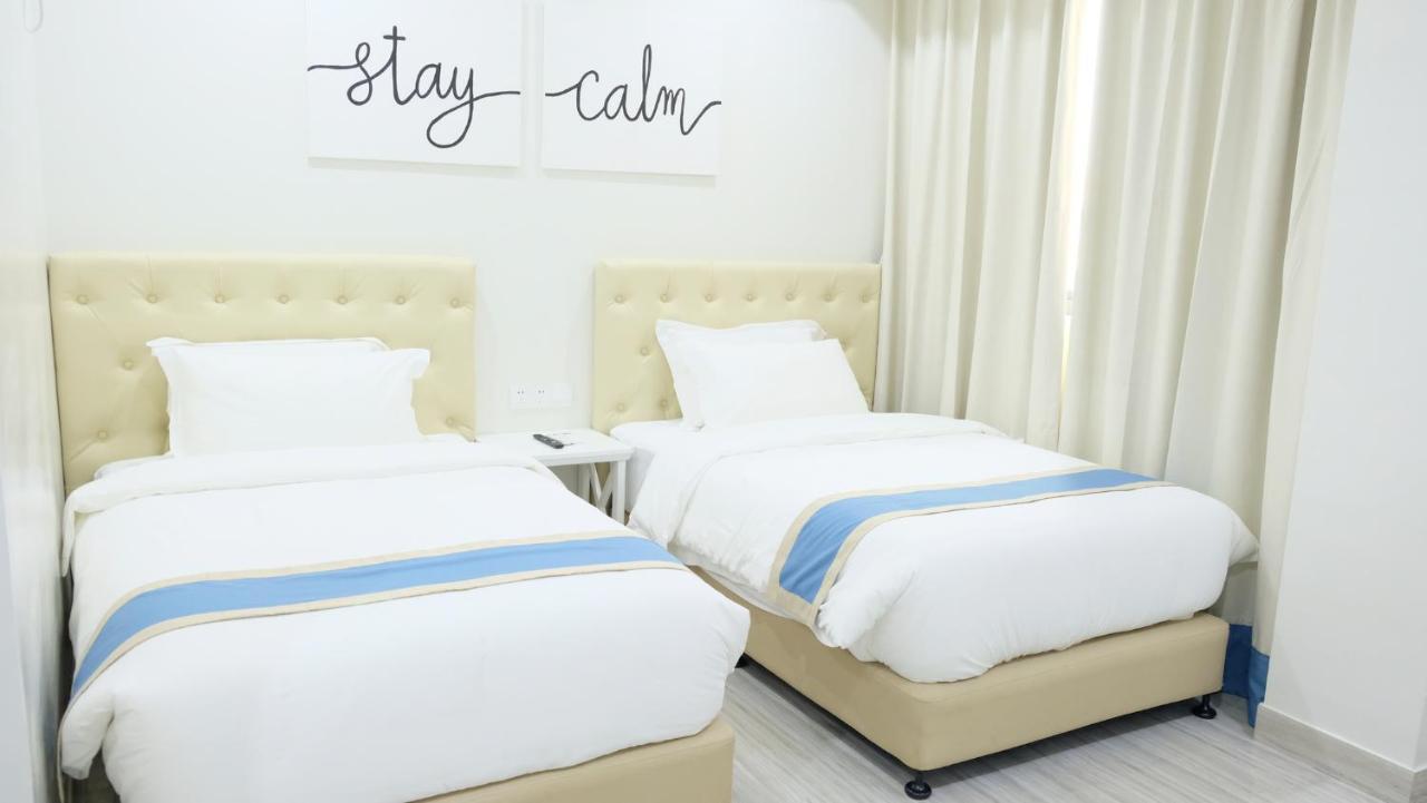 Hampton Suites Davao City Dış mekan fotoğraf