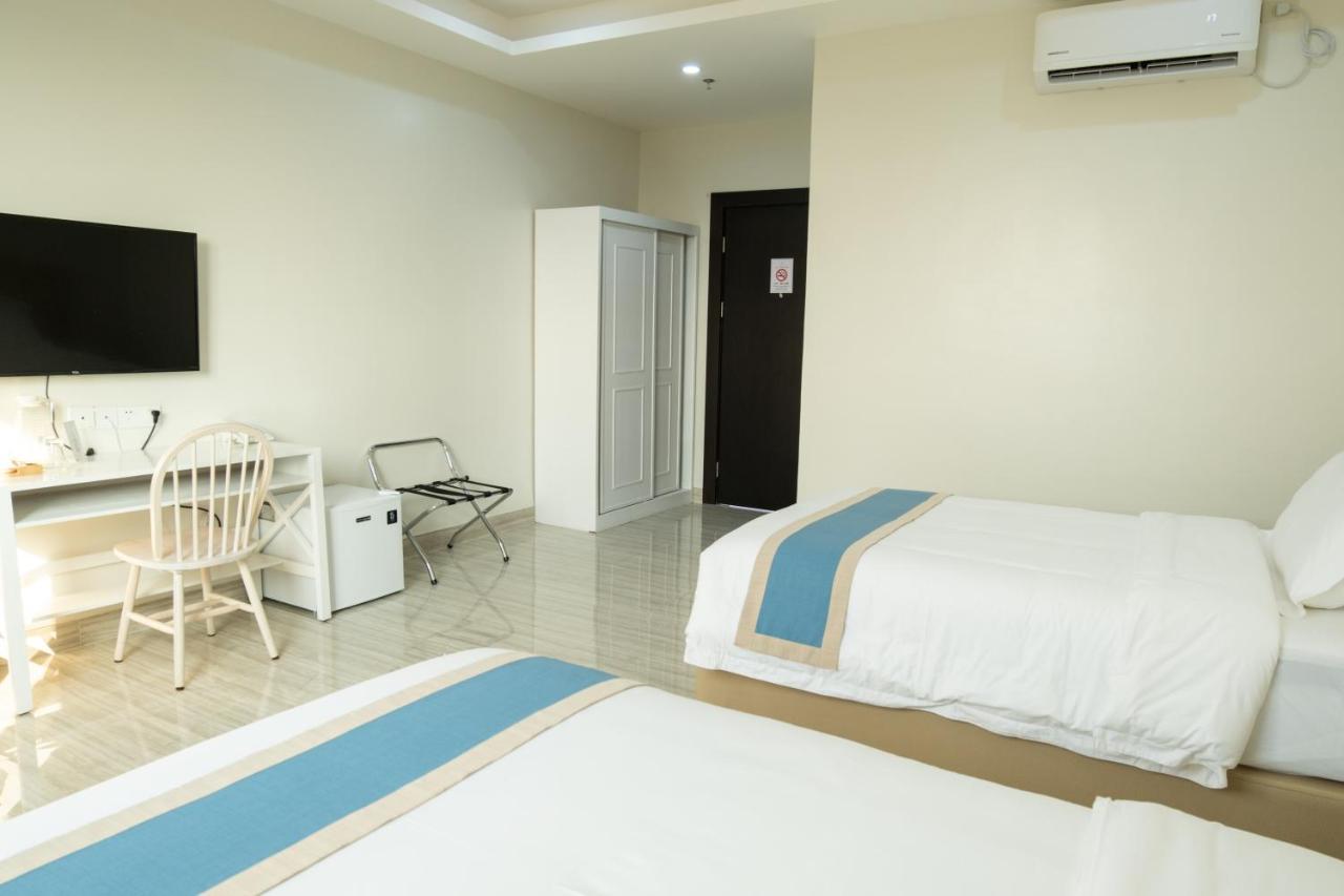 Hampton Suites Davao City Dış mekan fotoğraf