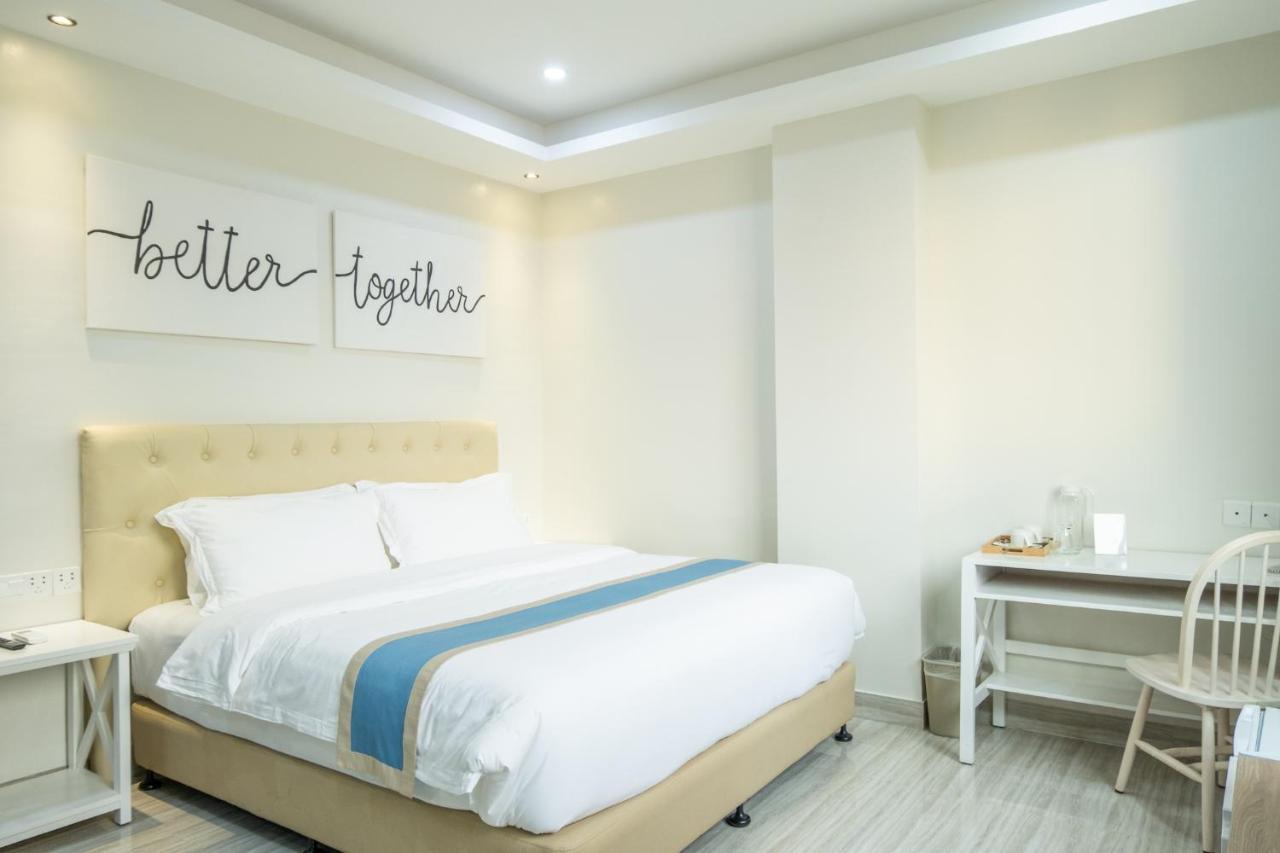 Hampton Suites Davao City Dış mekan fotoğraf